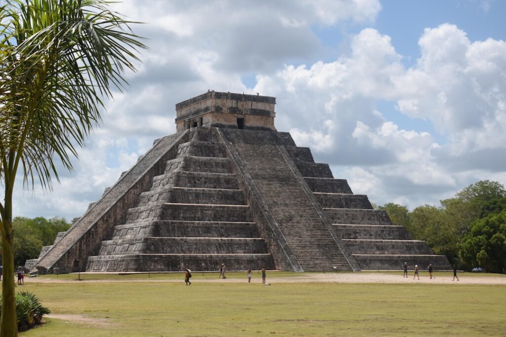 La Guía Definitiva para Vivir el Tour a Chichén Itzá que Cambiará tu Viaje al Caribe Mexicano